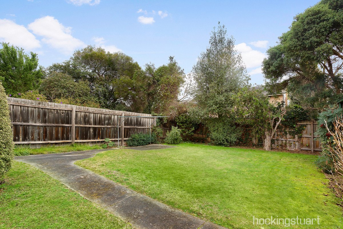 64 Kawarren Street, Balwyn North image 10