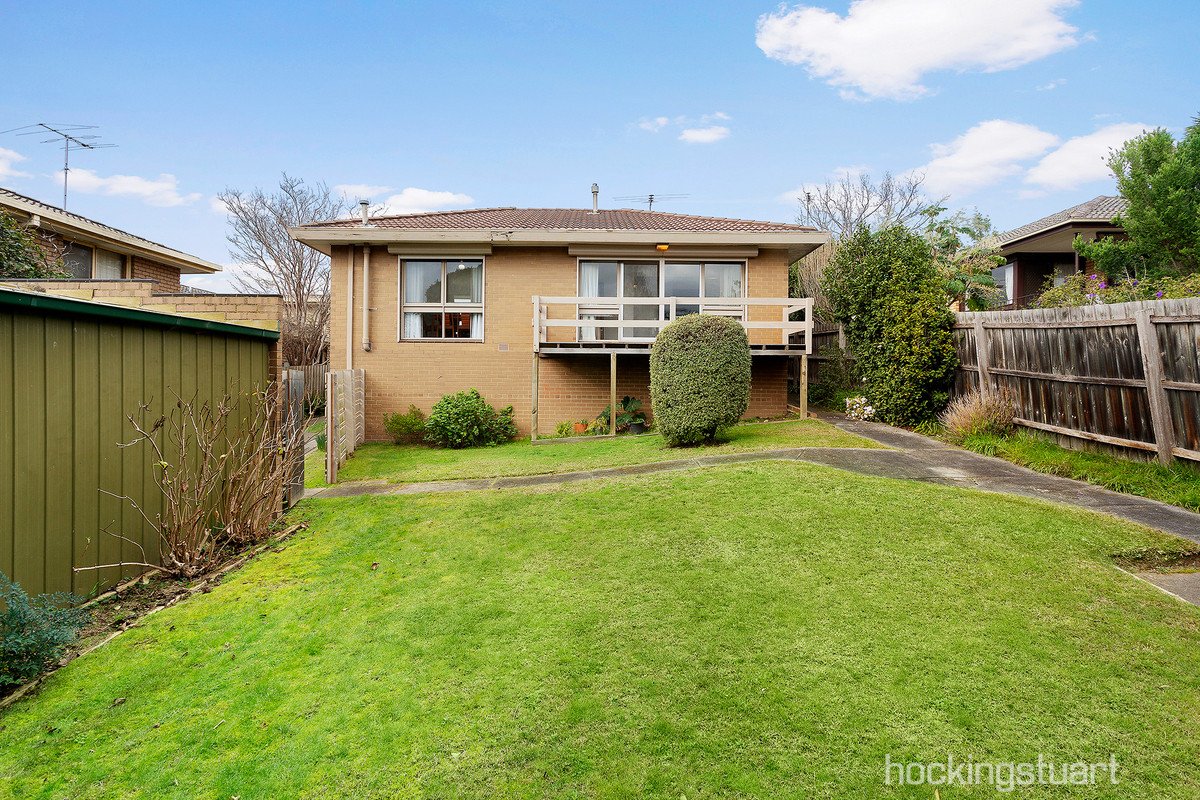 64 Kawarren Street, Balwyn North image 11