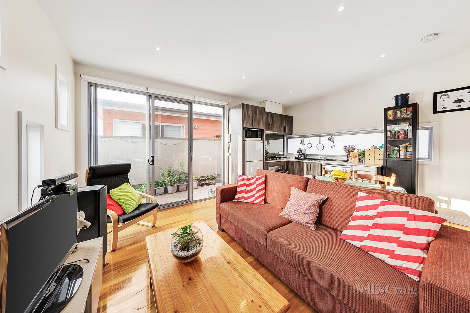 6/4 Mitchell Street, Brunswick image 2