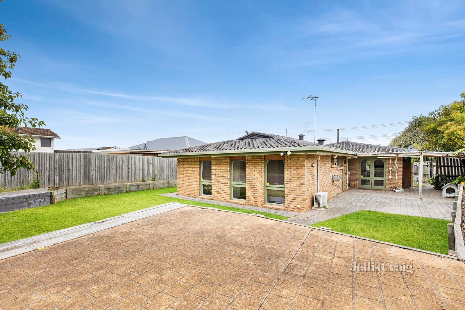 64 Oberon Drive, Belmont image 10