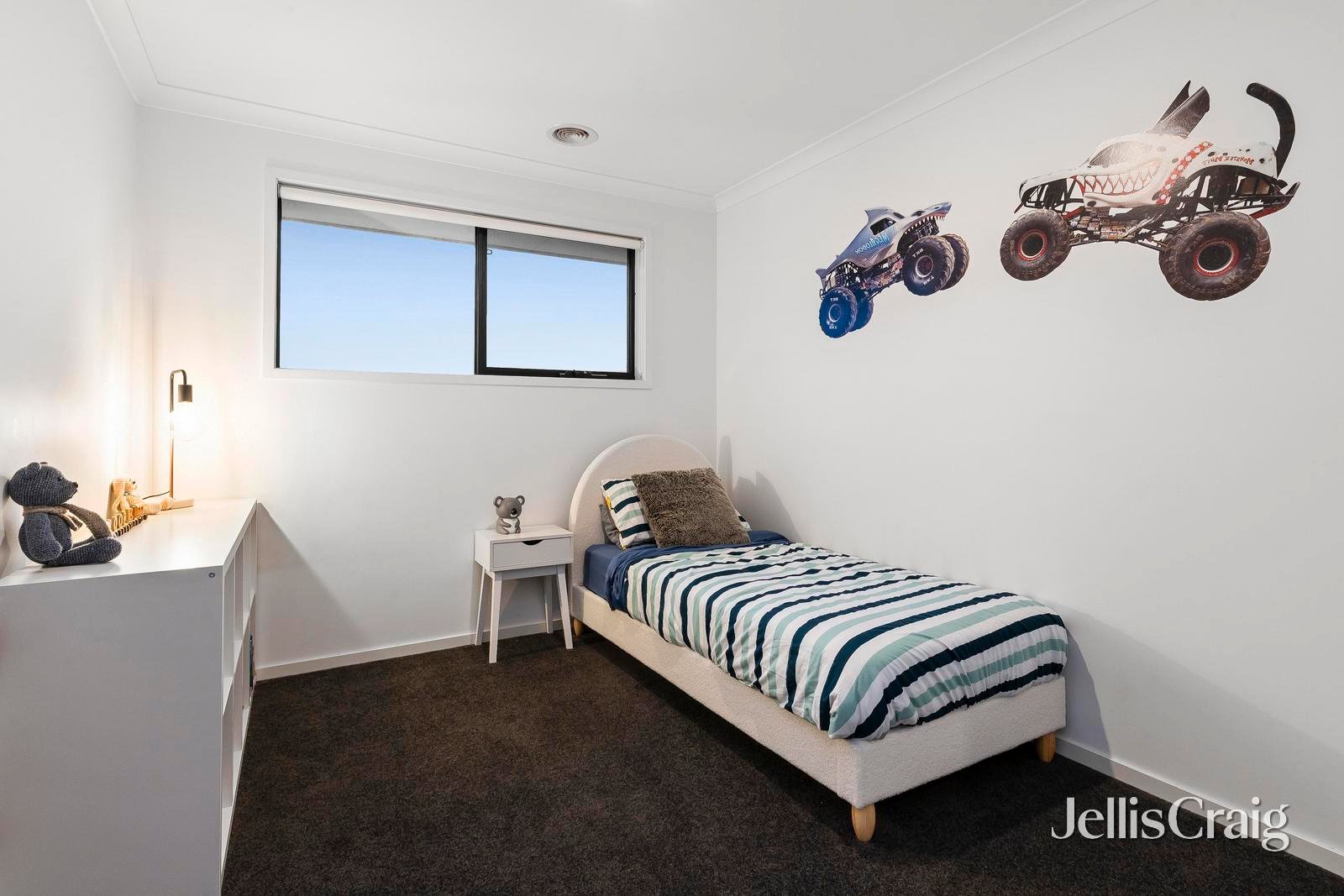 64 Oceanic Drive, Safety Beach image 18