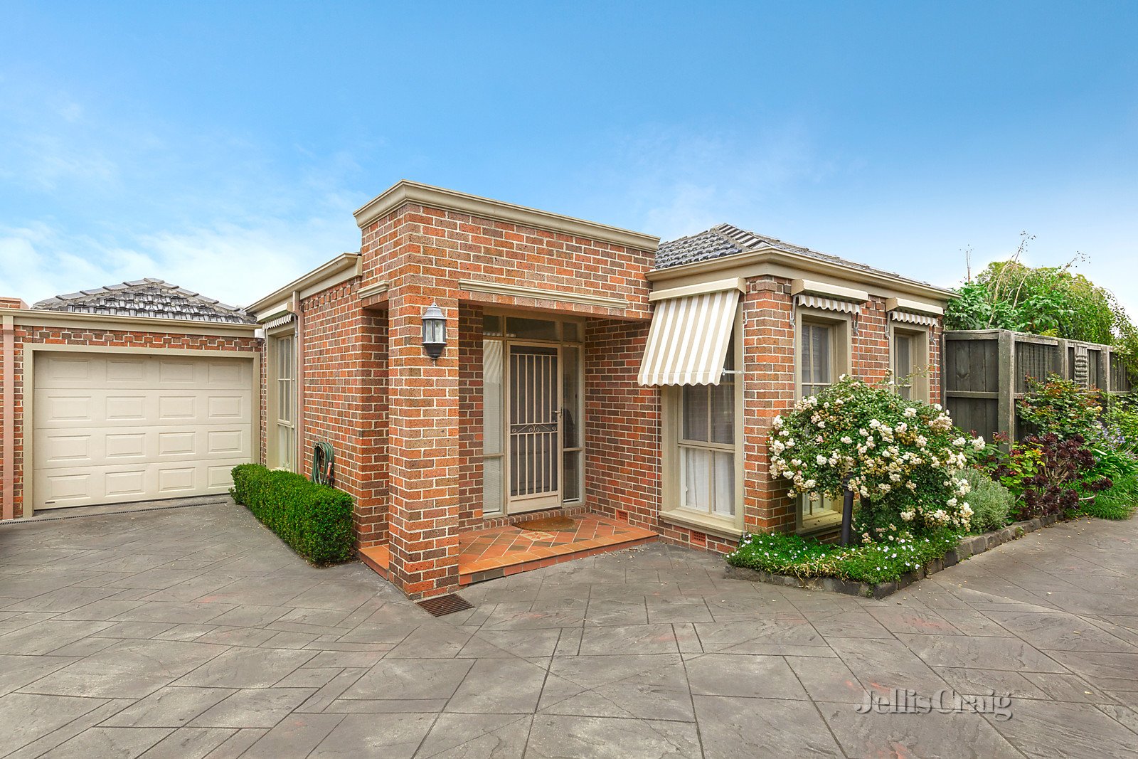 6/4 Parring Road, Balwyn image 2