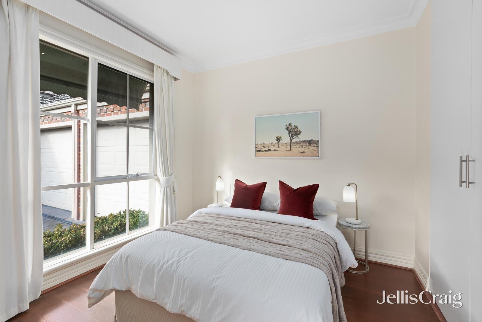 6/4 Parring Road, Balwyn image 4