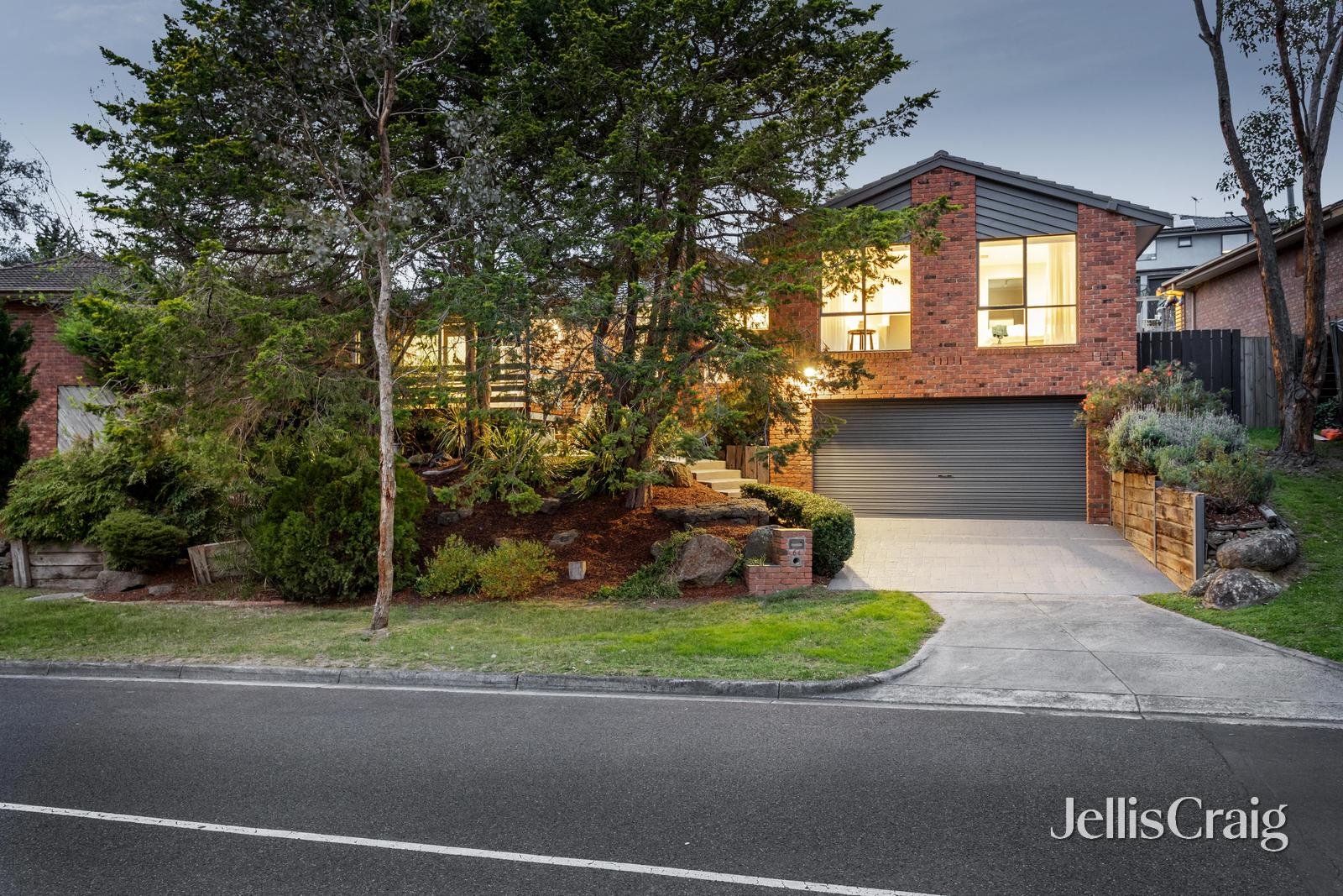 64 Parry Road, Eltham North image 1
