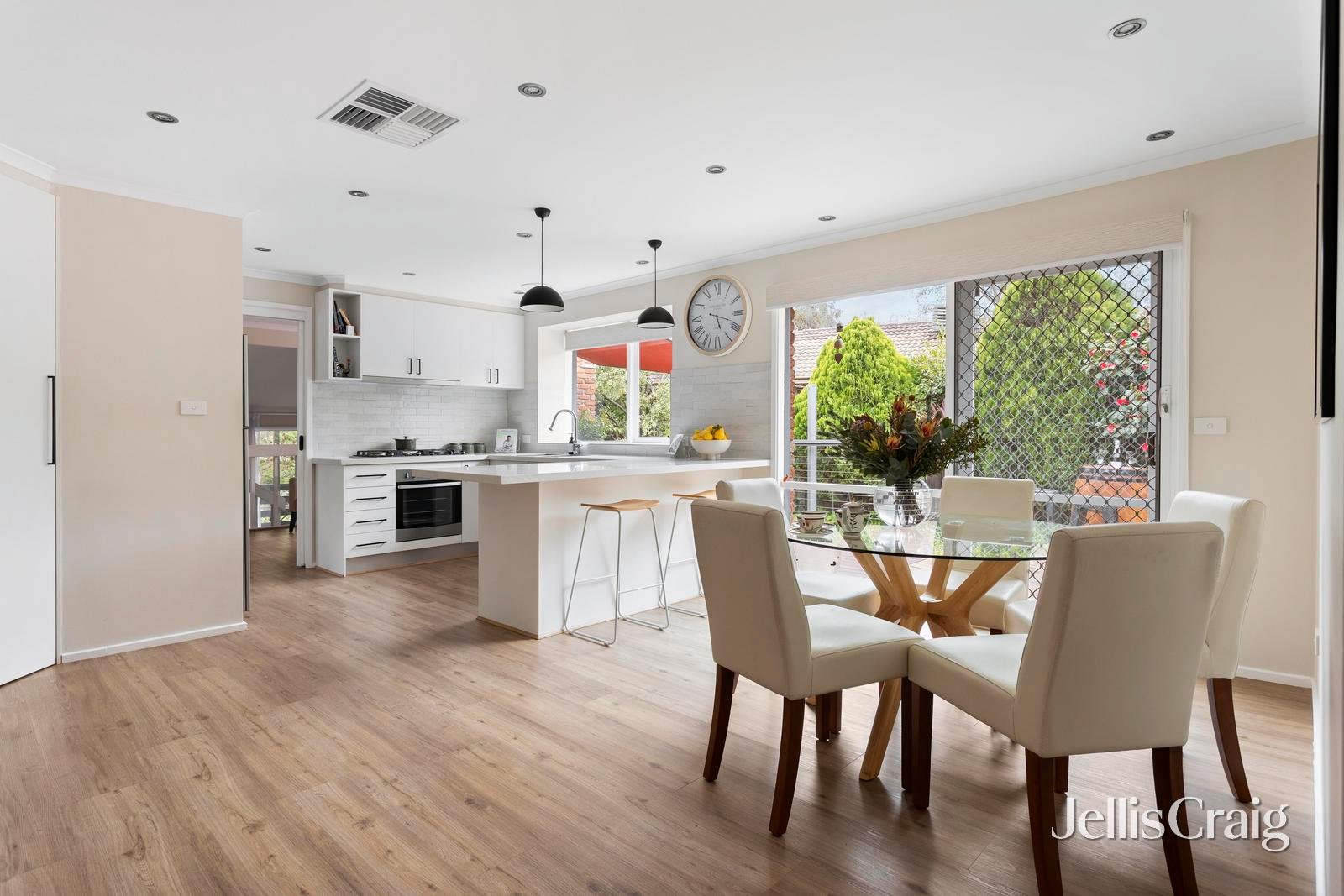 64 Parry Road, Eltham North image 6