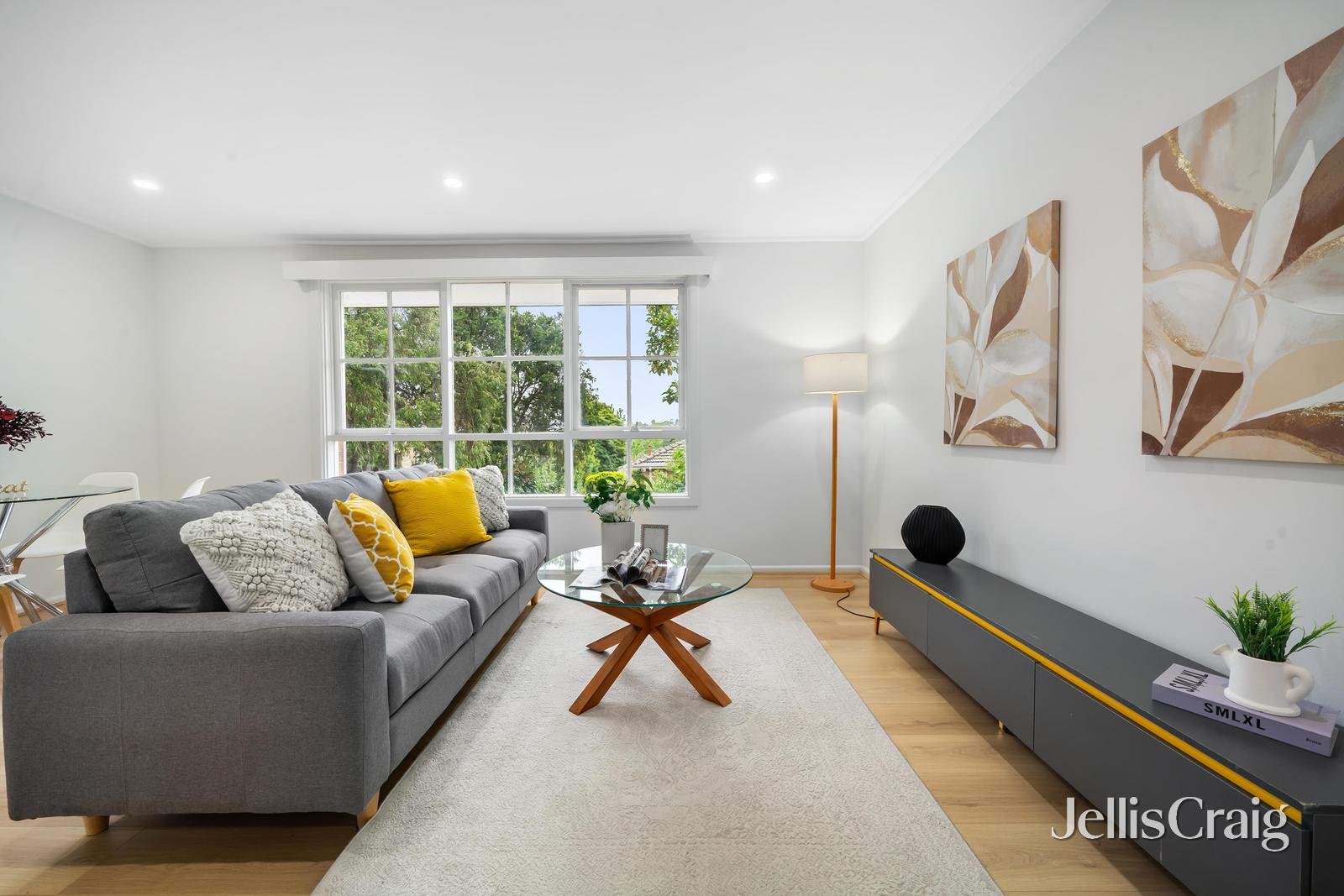6/4 Raynes Street, Balwyn image 2