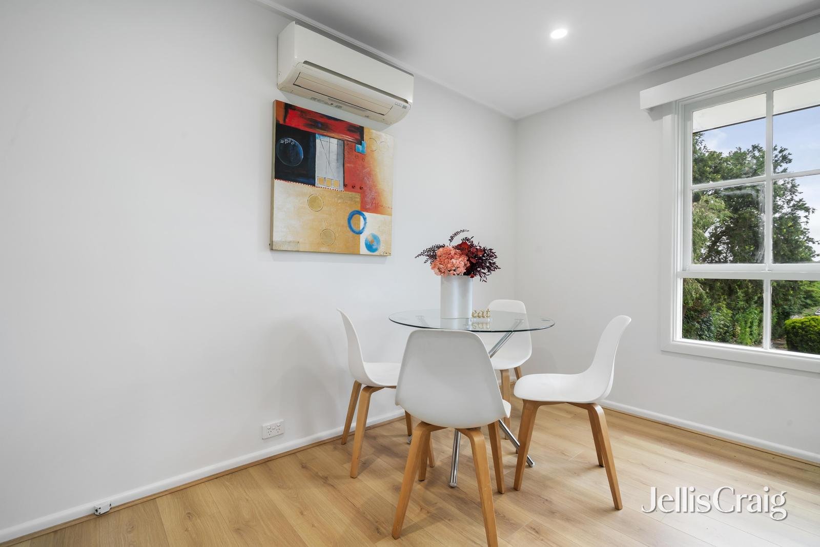 6/4 Raynes Street, Balwyn image 3