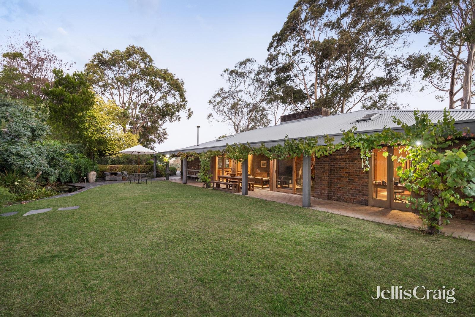 64 Research-Warrandyte Road, Research image 1