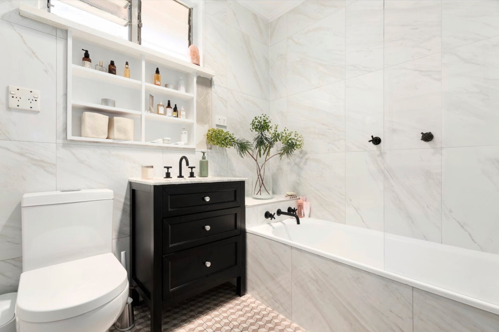 6/4 Stonehaven Court, Toorak image 5