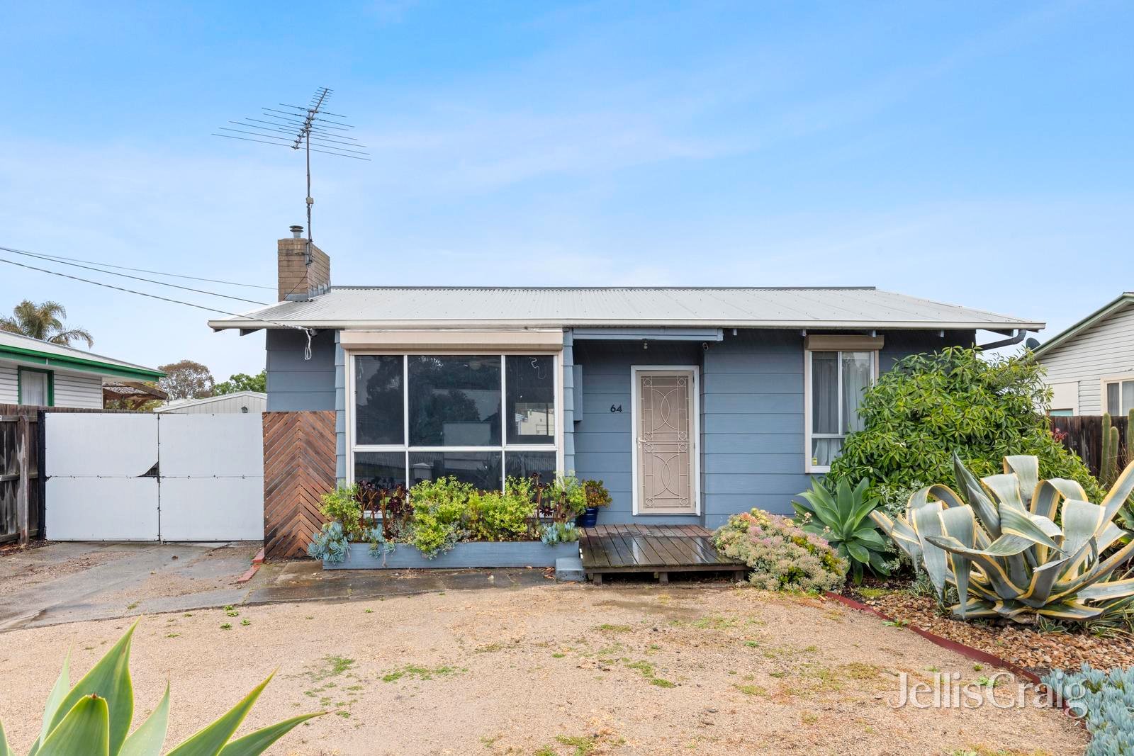 64 Swallow Crescent, Norlane image 1