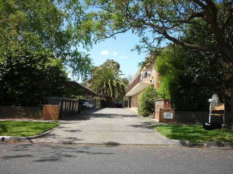 6/4 Walnut Street, Carnegie image 1