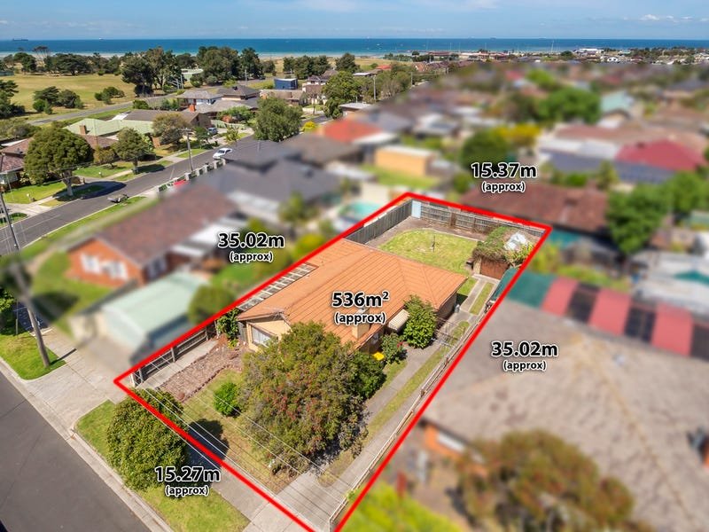 64 Waters Drive, Seaholme image 4