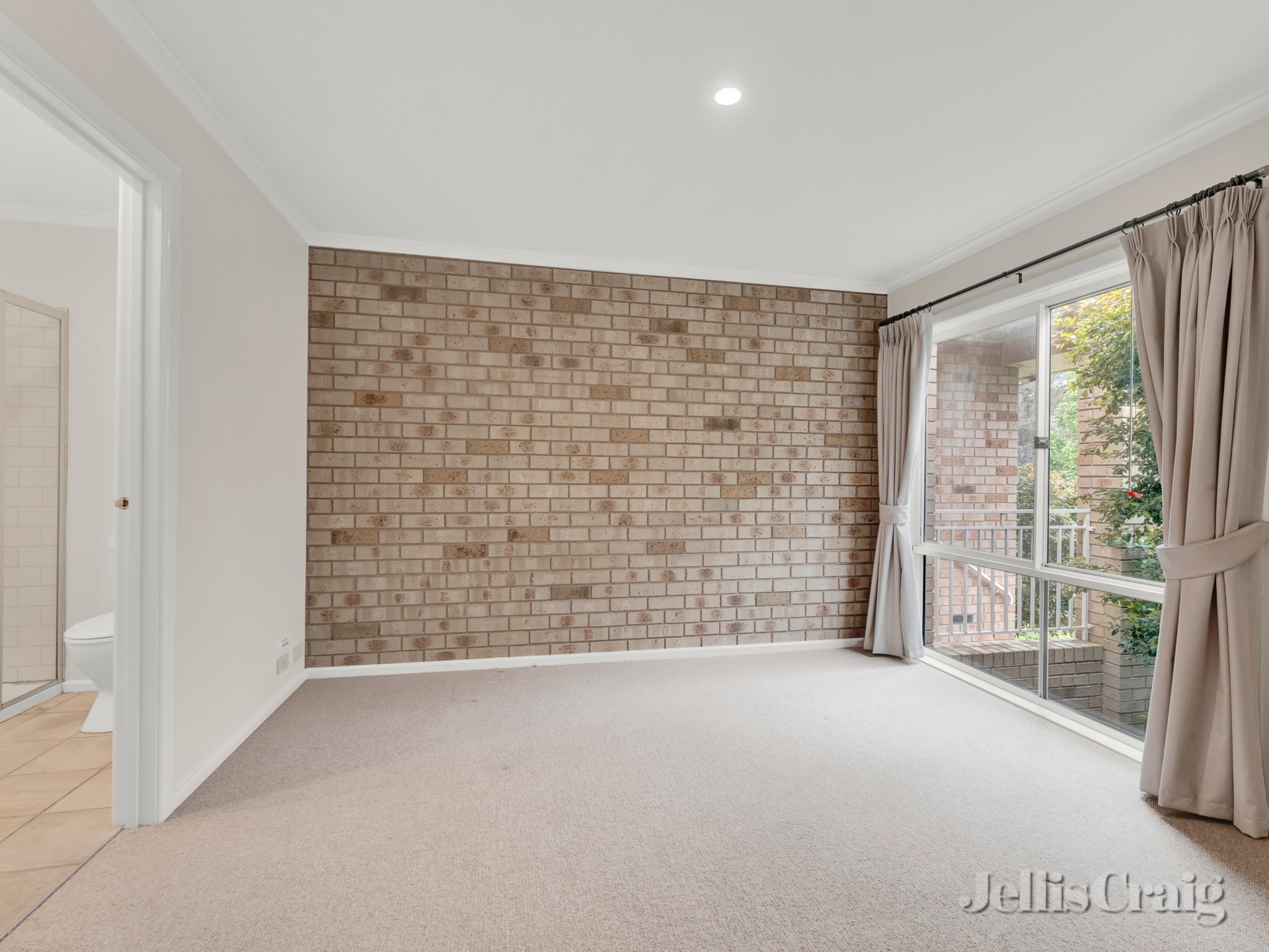 6/41-43 Alma Street, Lower Plenty image 4