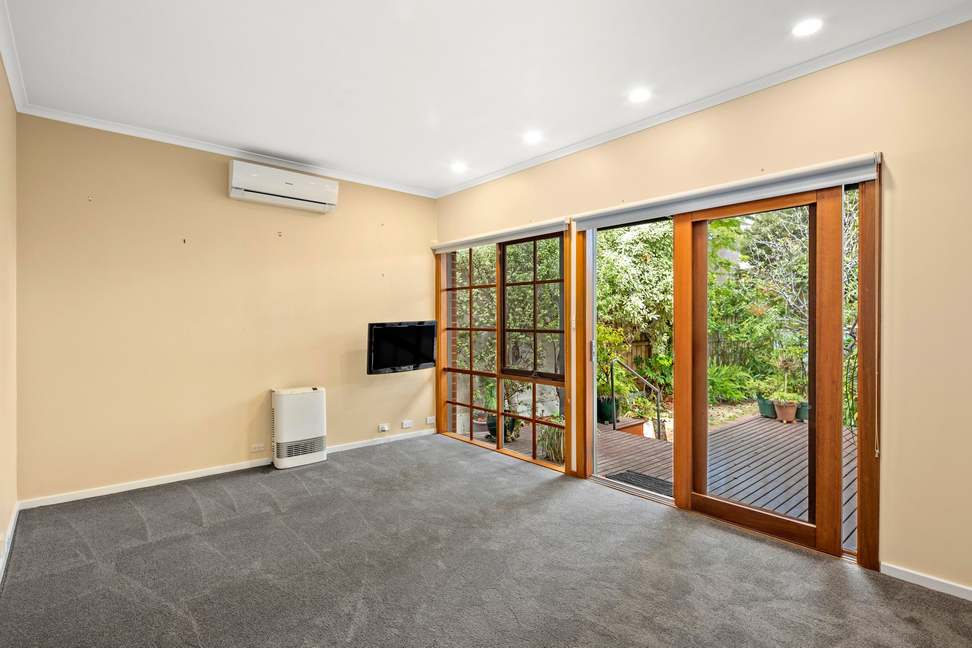 Property Gallery Thumbnail 8