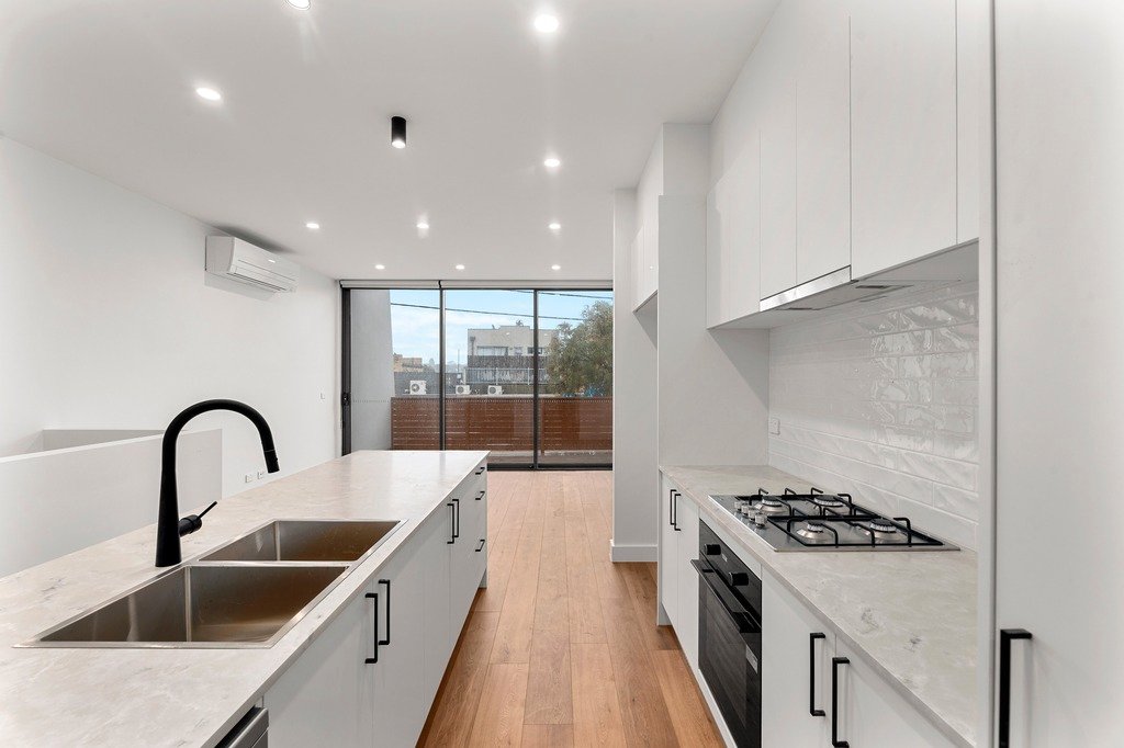 6/42-44 Crevelli Street, Reservoir image 3