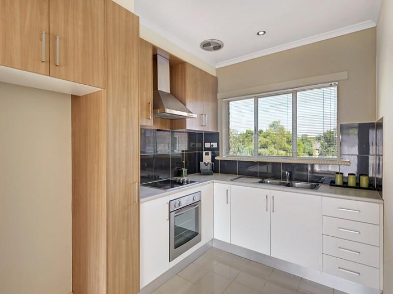 6/420 Whitehorse Road, Surrey Hills image 2