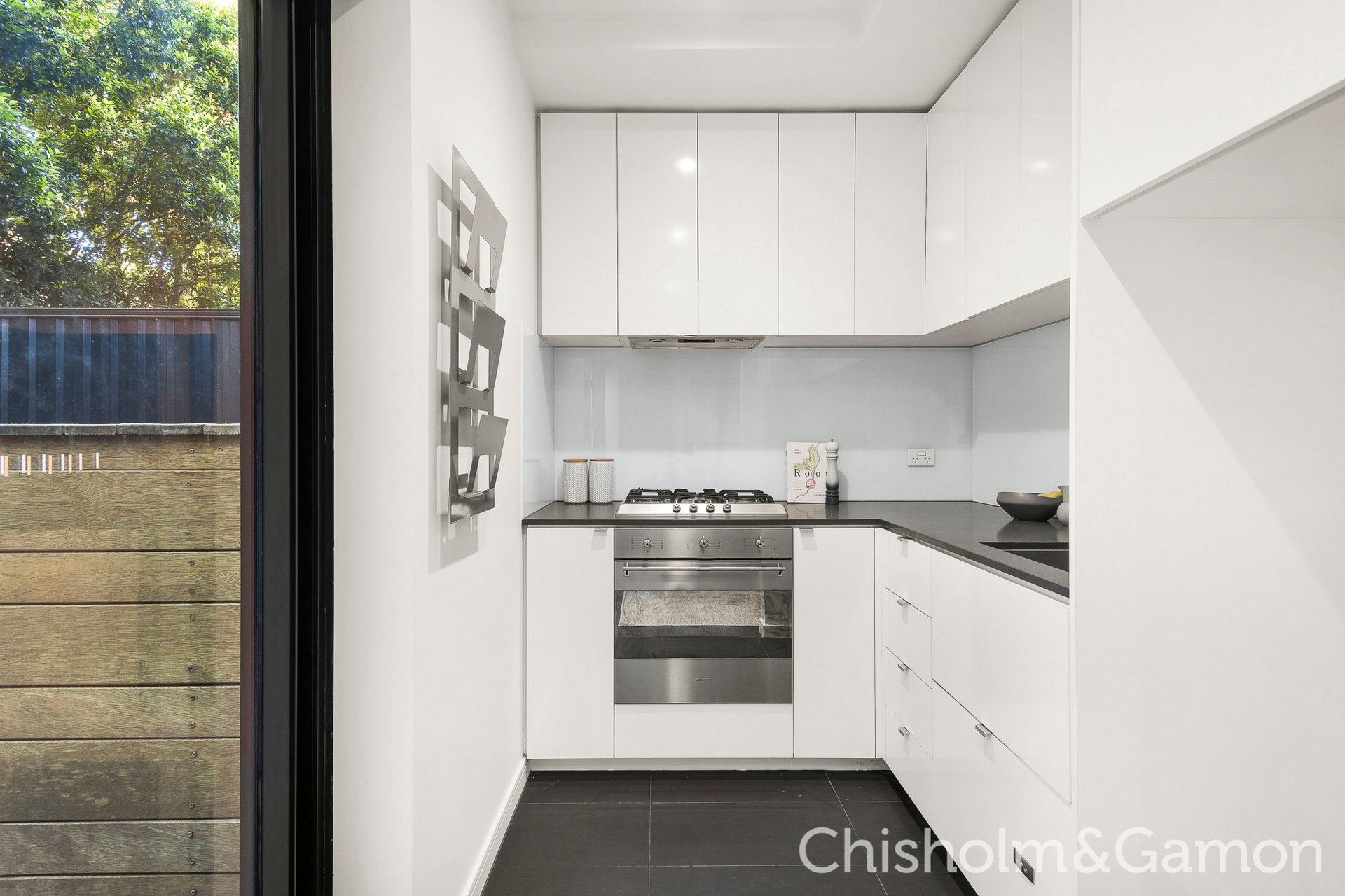 6/45-47 Hotham Street, St Kilda East image 4