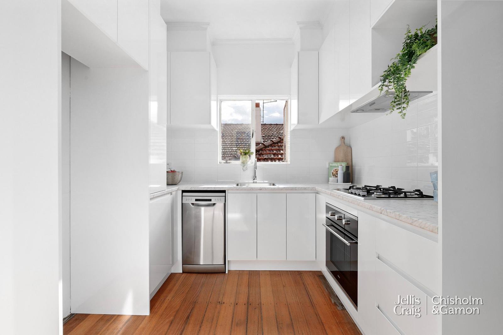 6/45 Acland Street, St Kilda image 3