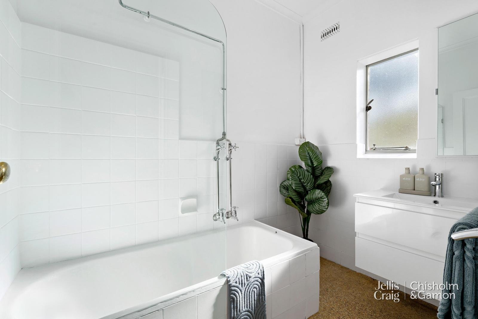 6/45 Acland Street, St Kilda image 5