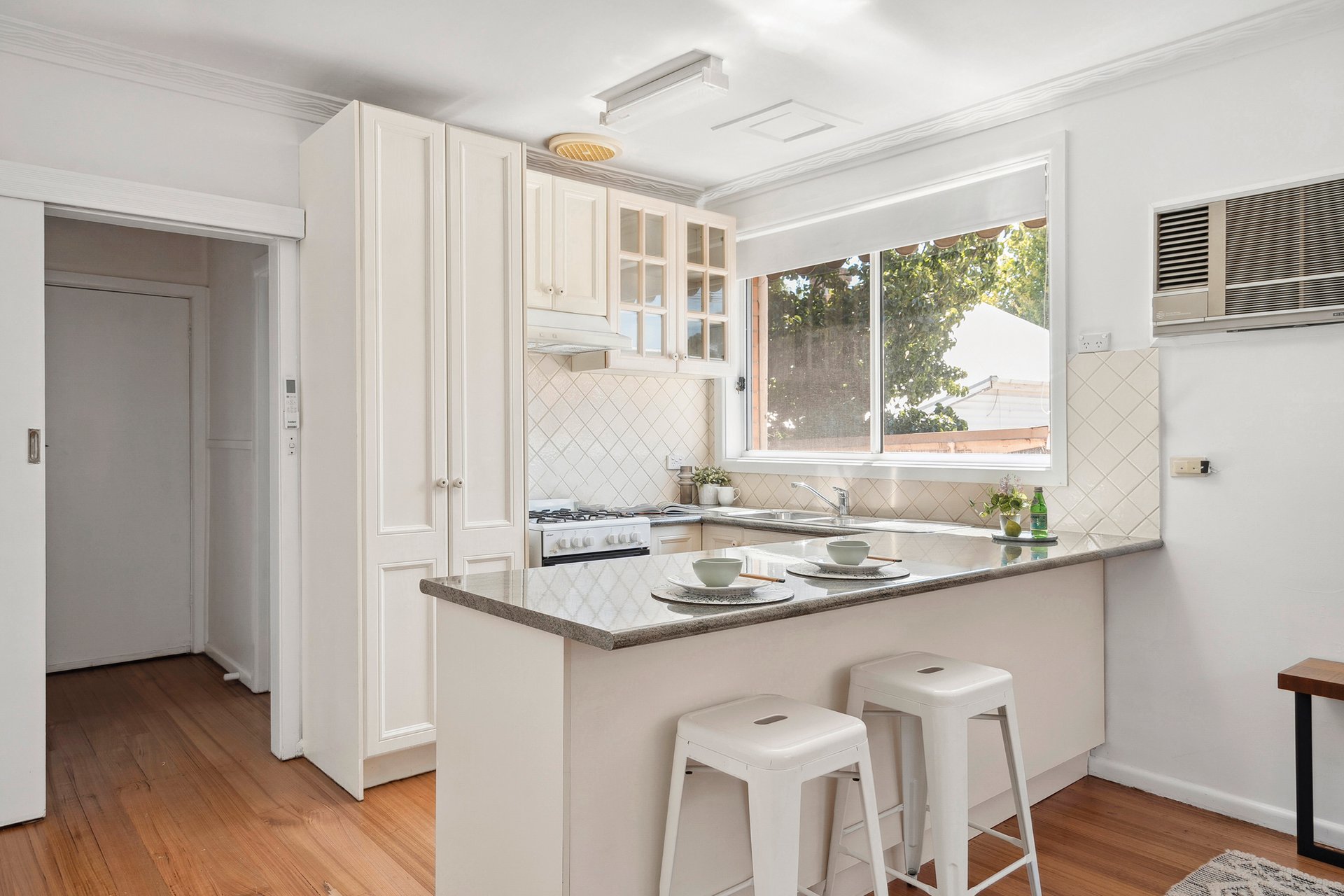 6/450 Ryrie Street, Geelong image 3