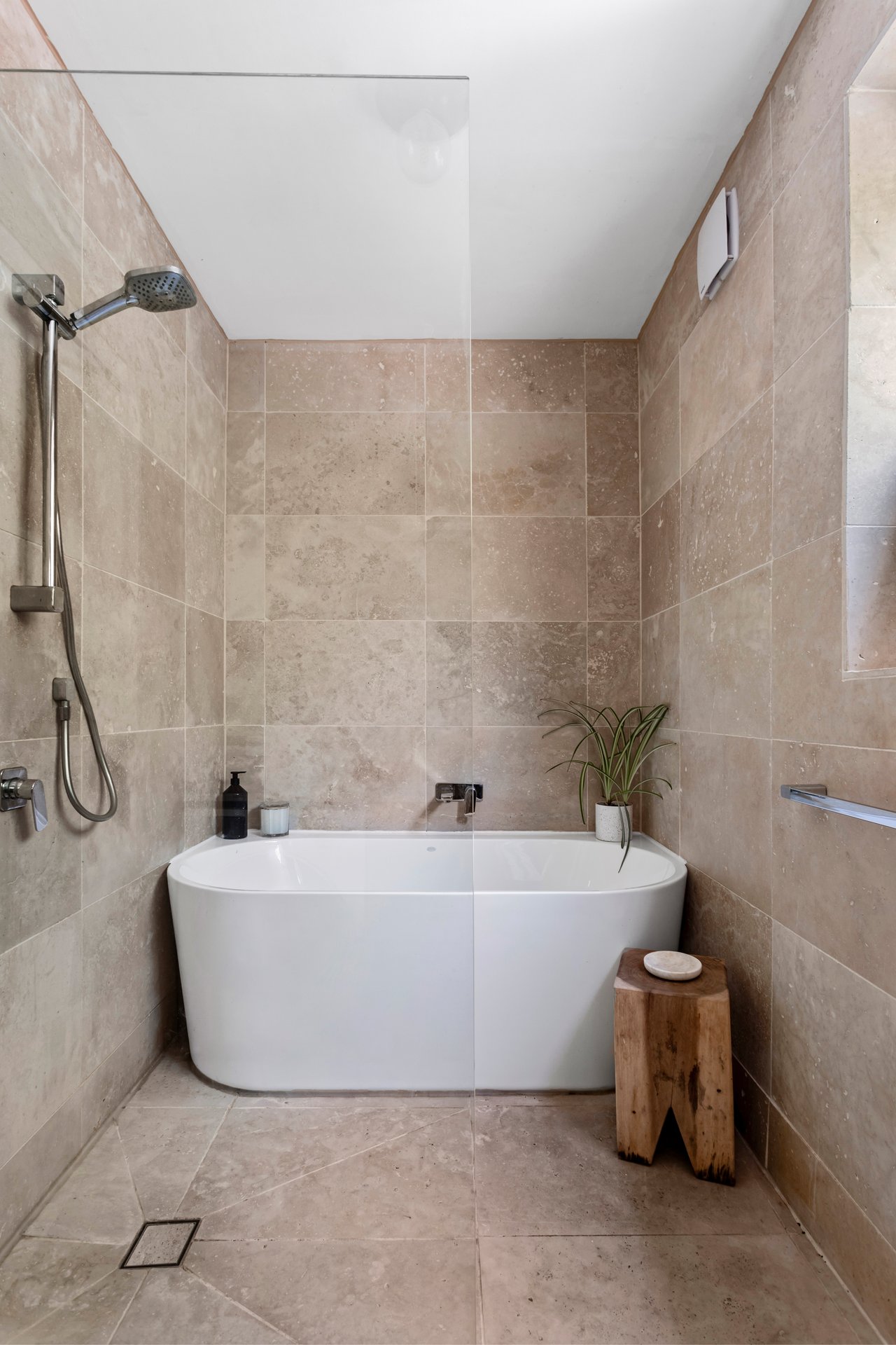 Property Gallery Thumbnail 8