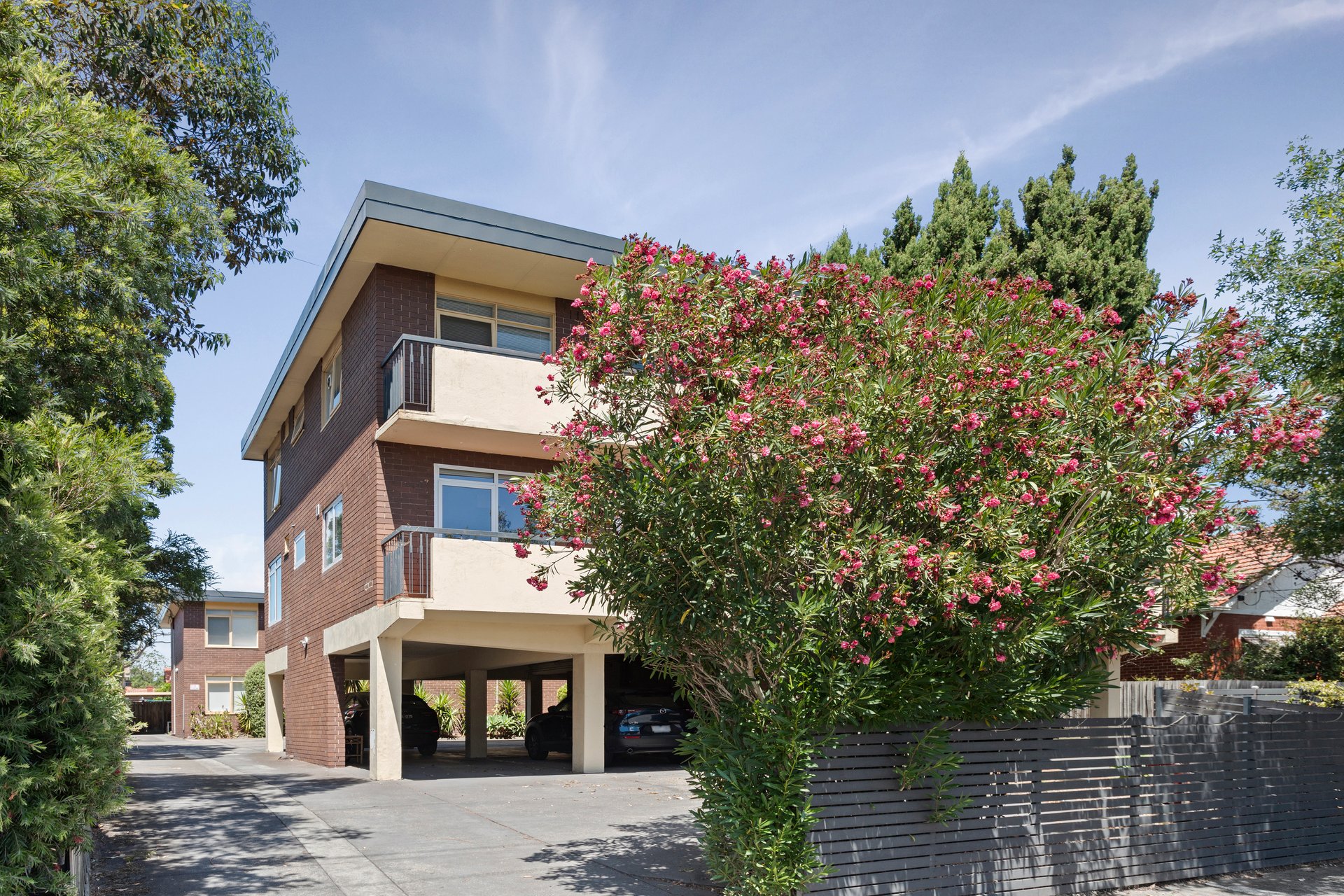 Property Gallery Thumbnail 11