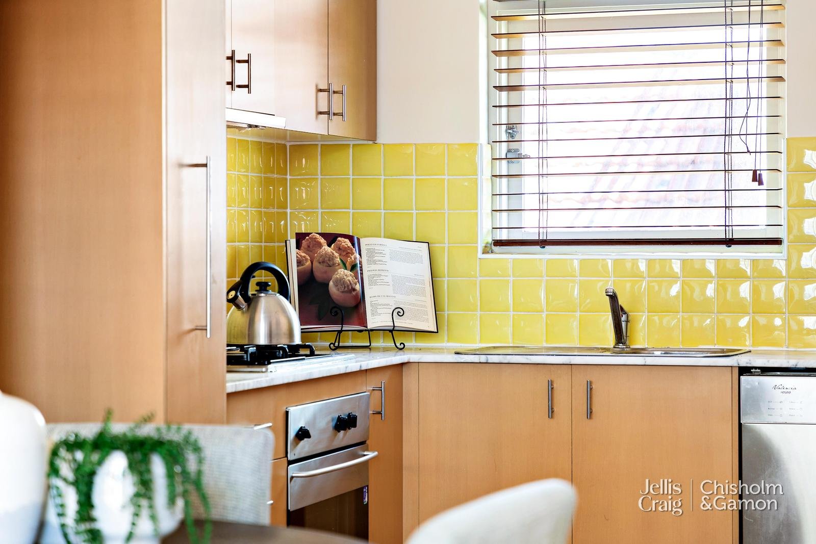 6/46 Foam Street, Elwood image 5