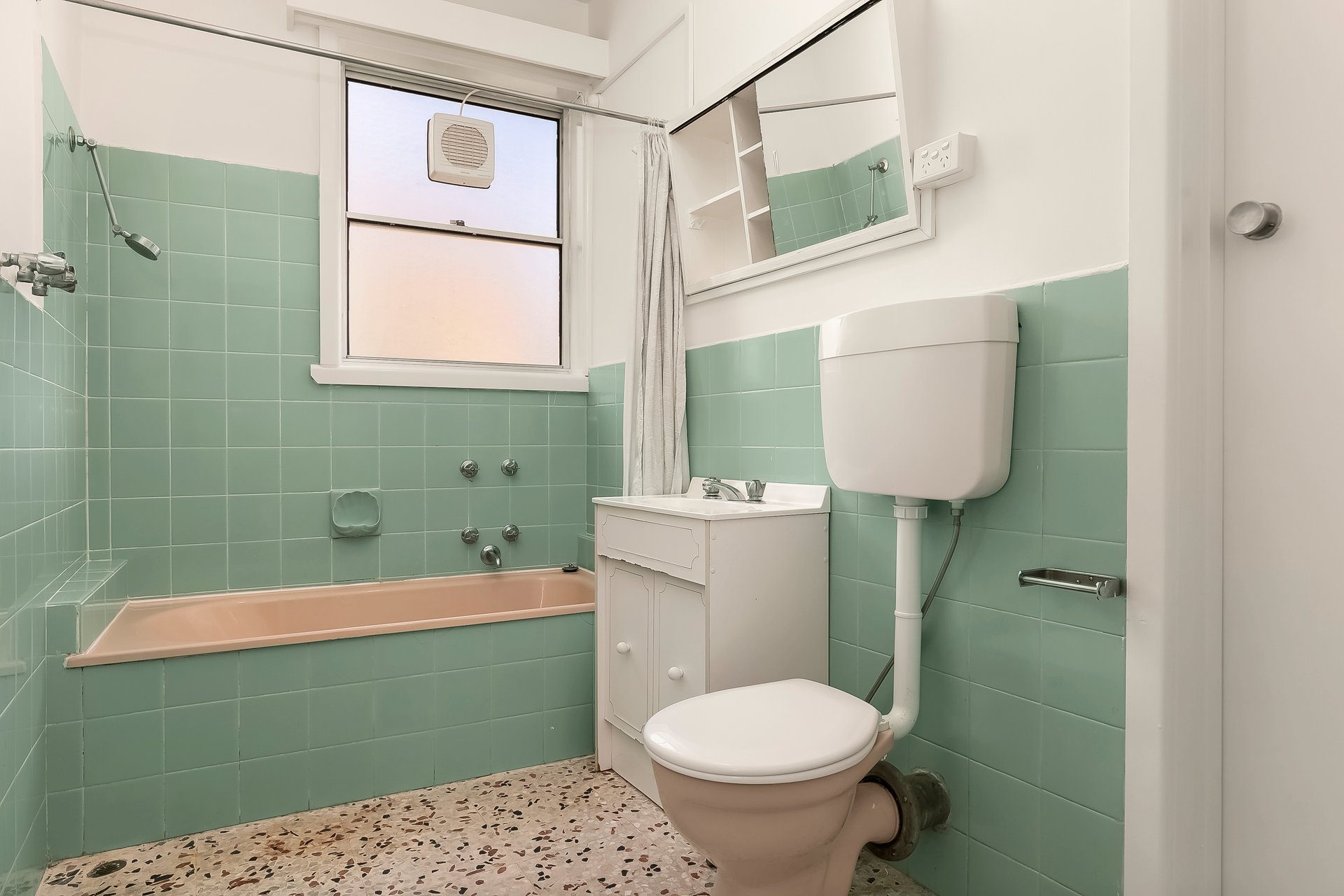 Property Gallery Thumbnail 6