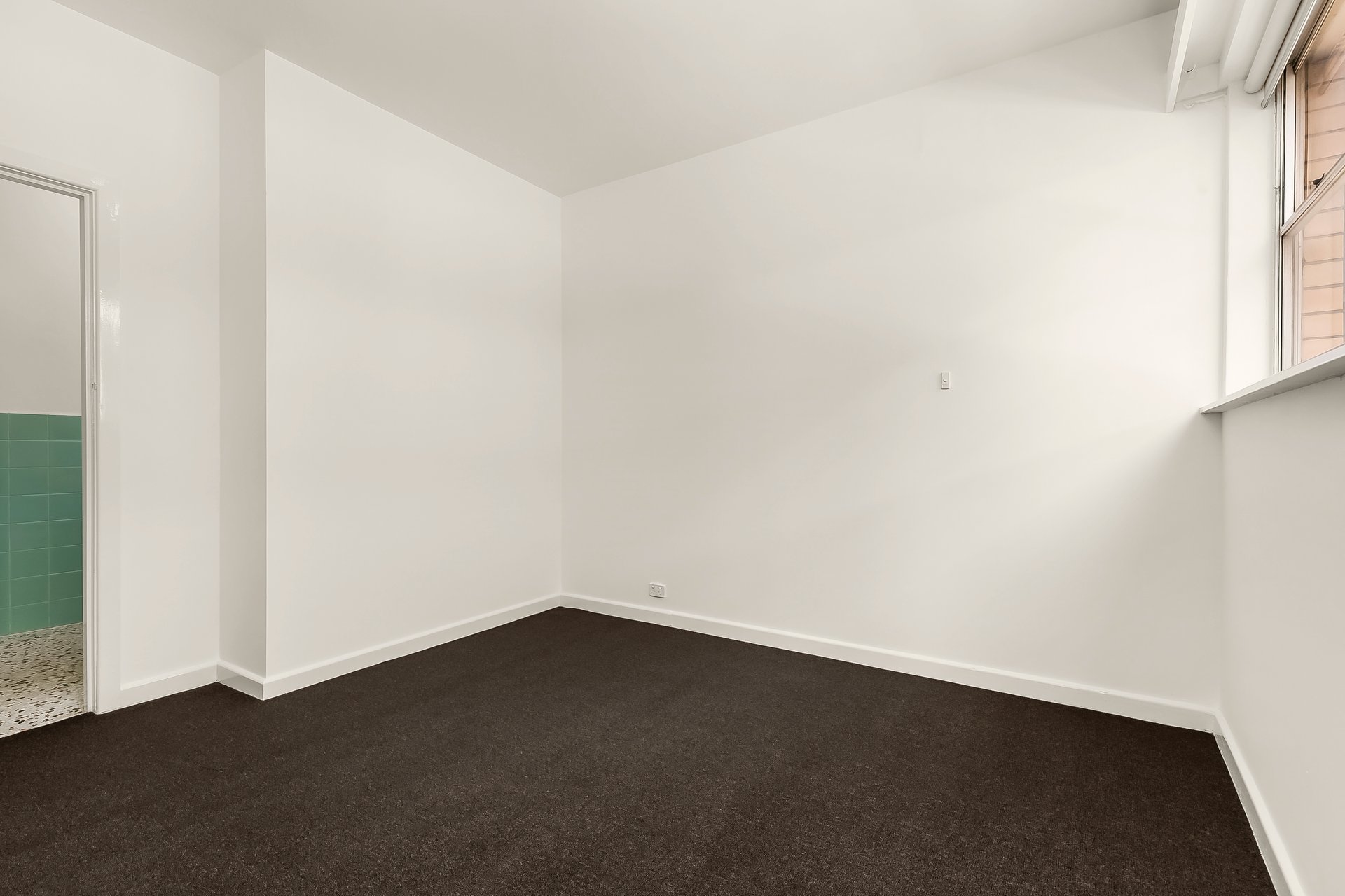 Property Gallery Thumbnail 4