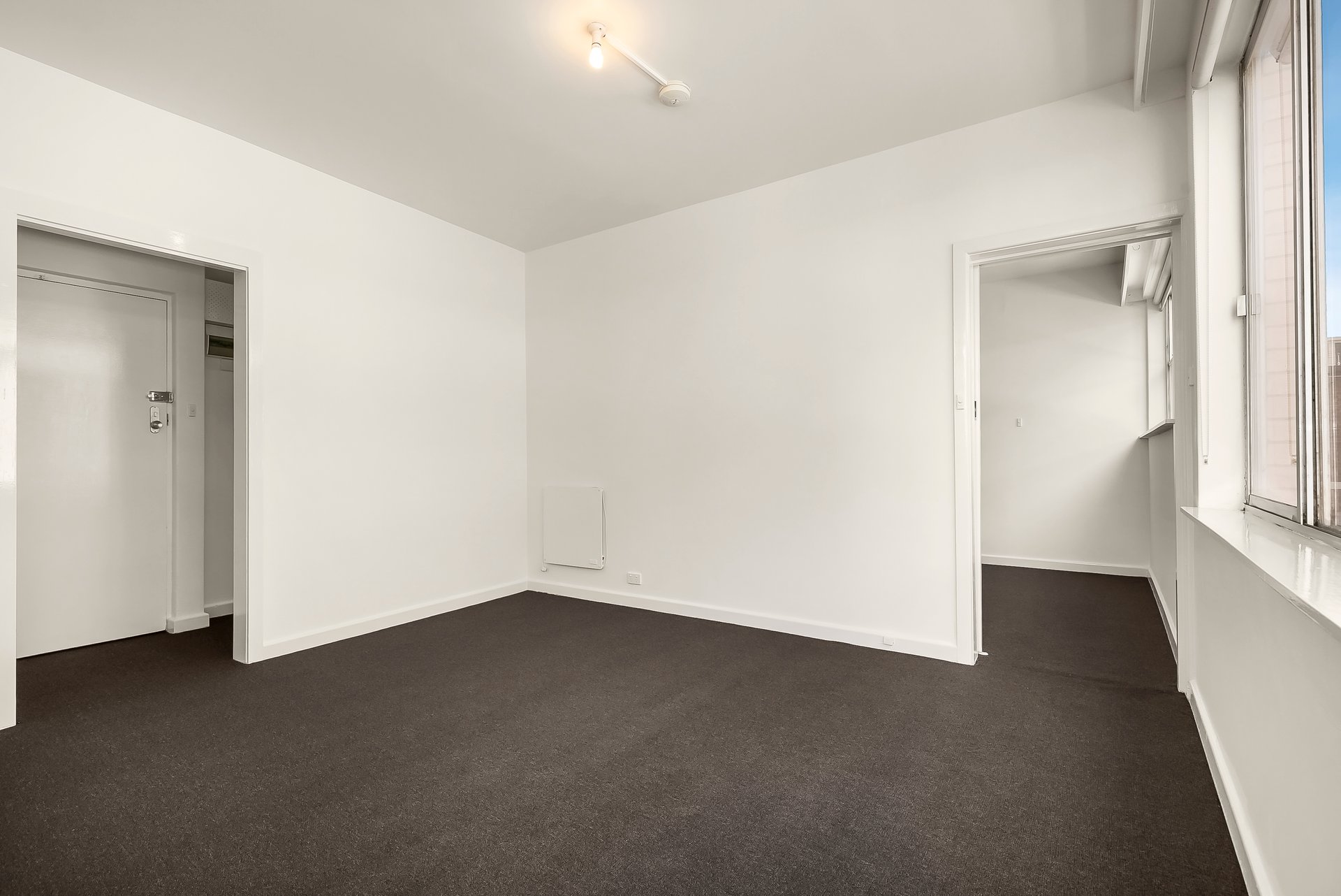 Property Gallery Thumbnail 3