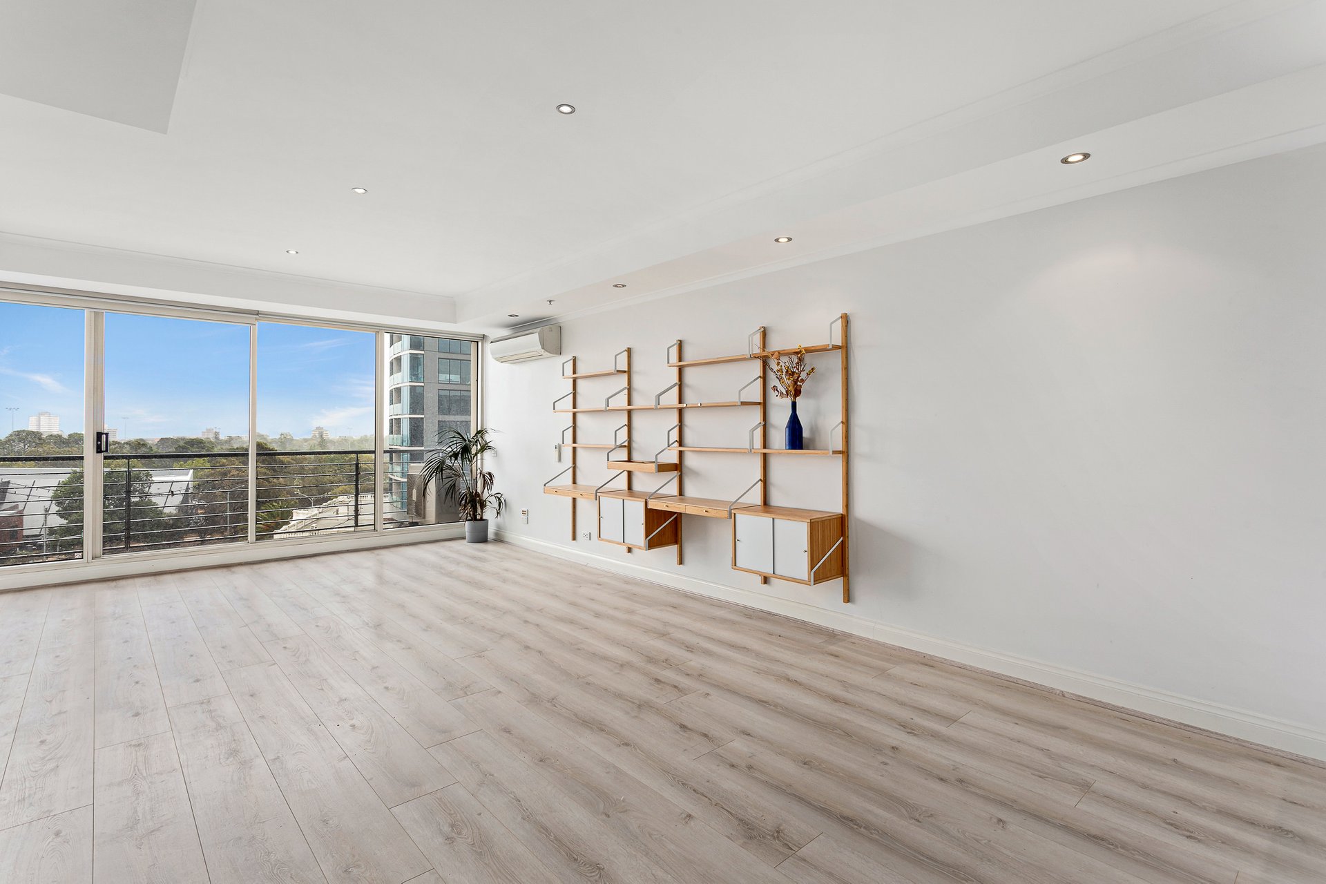 Property Gallery - Main Image