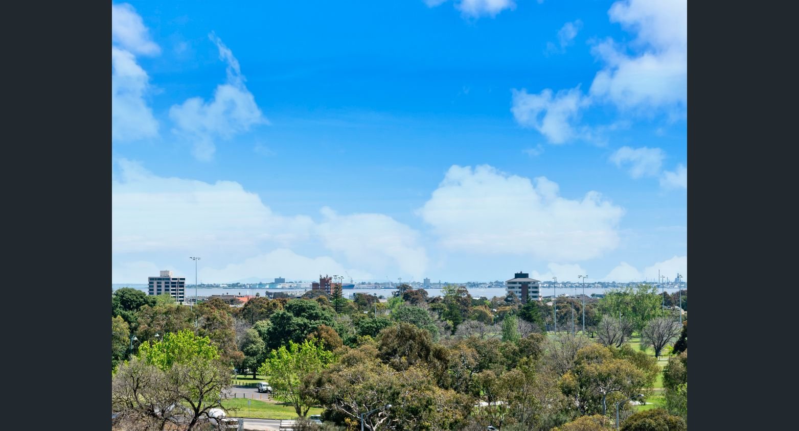 Property Gallery Thumbnail 12