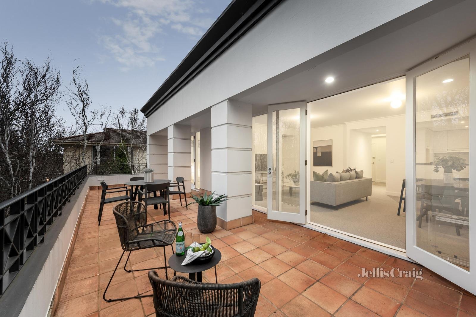 6/47-49 Caroline Street, South Yarra image 1