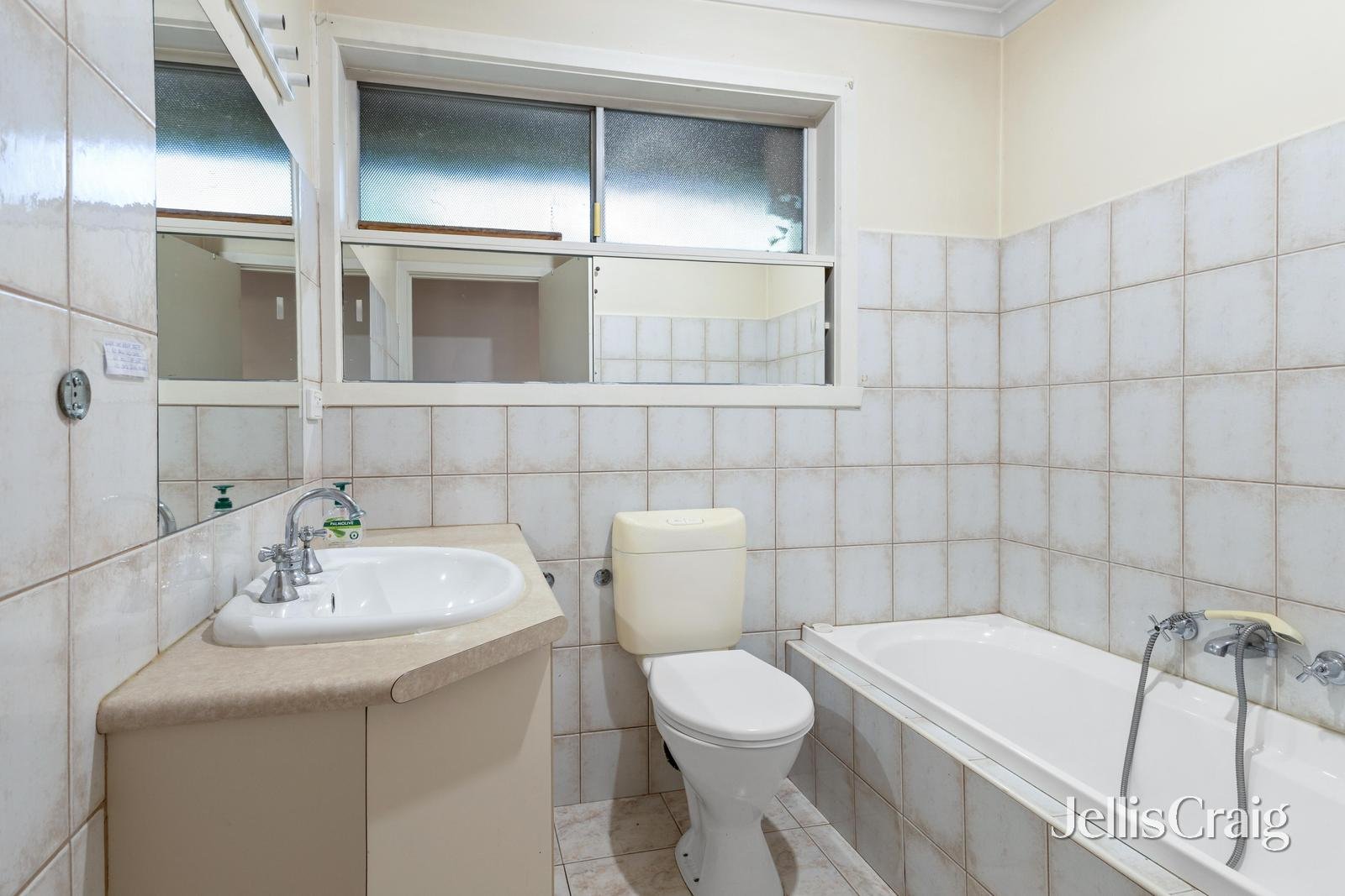 648 Ferntree Gully Road, Wheelers&nbsp;Hill image 13