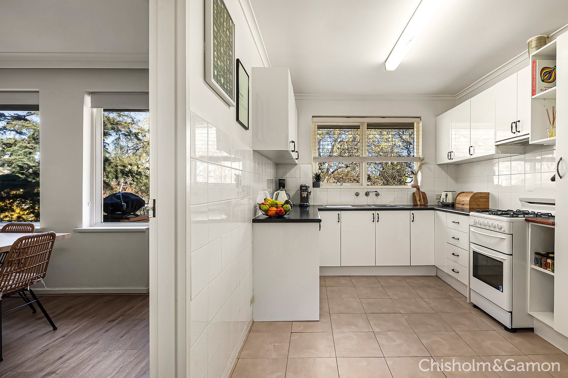 6/48 Spray Street, Elwood image 3