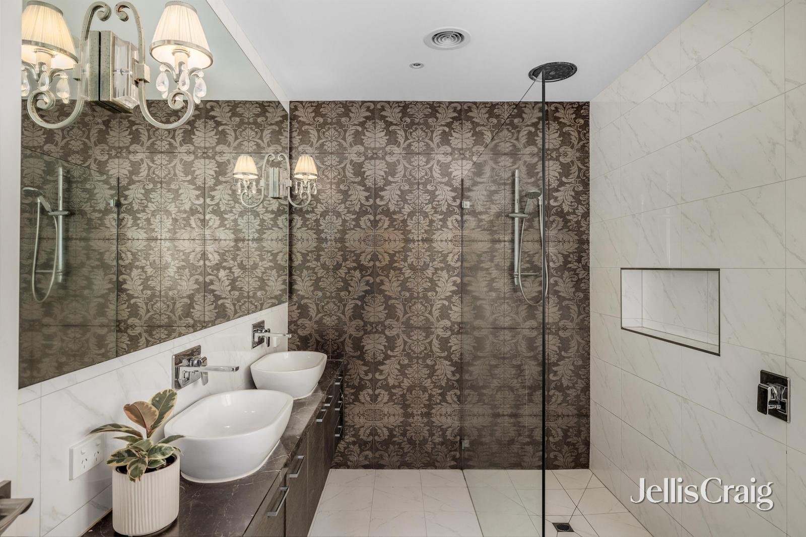 64A Rostrevor Parade, Mont Albert North image 7