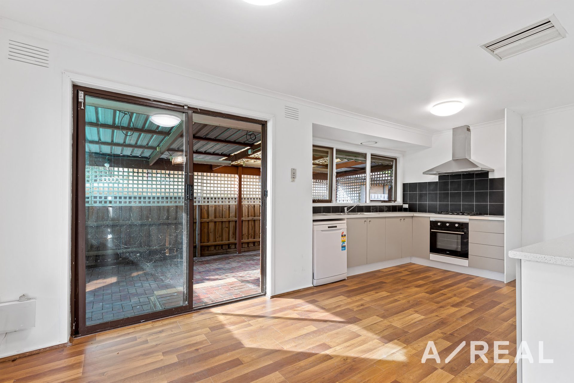 65 Cambridge Cres, Werribee