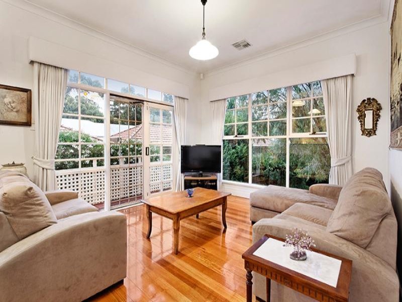 65 Durham Road, Surrey Hills image 7