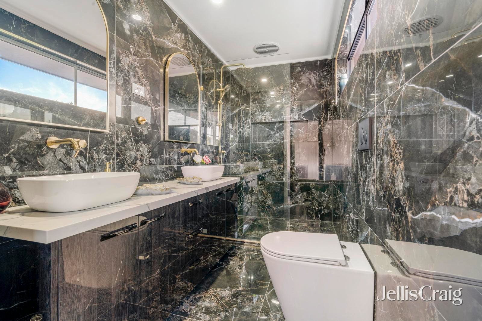 65 Glen Tower Drive, Glen Waverley image 9