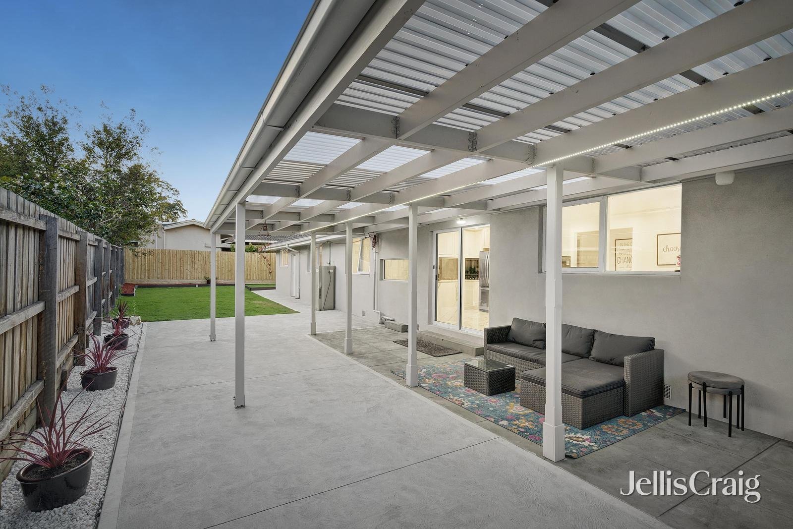 65 Glen Tower Drive, Glen Waverley image 11