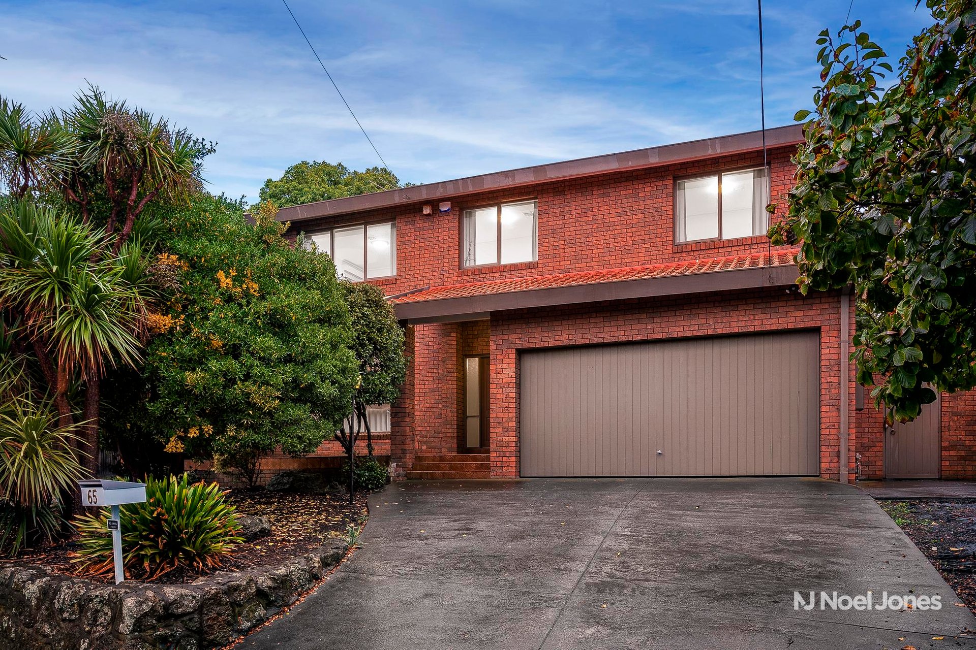 65 Golden Way, Bulleen image 1