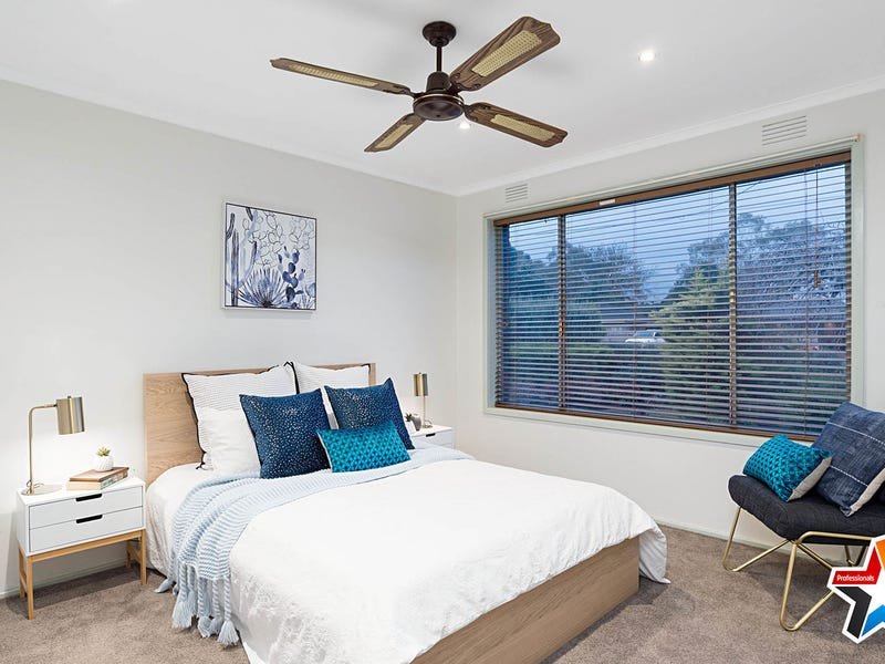 65 Greenslopes Drive, Mooroolbark image 3