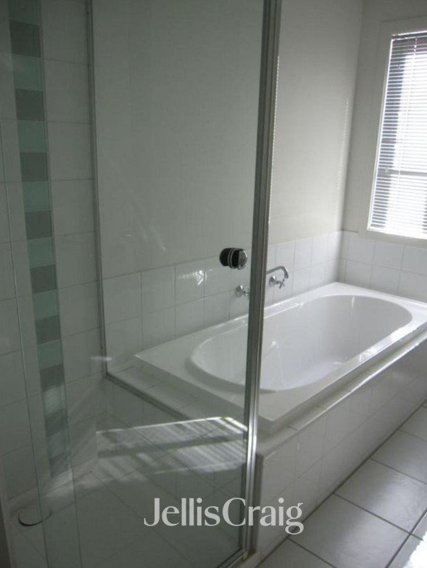65 Hatchlands Drive, Deer Park image 3