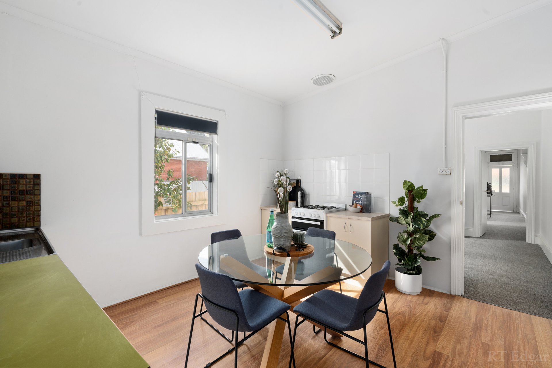 Property Gallery Thumbnail 11