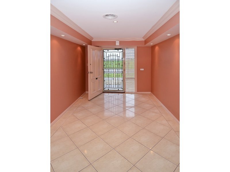65 Meadenhall Drive, St Albans Park image 2