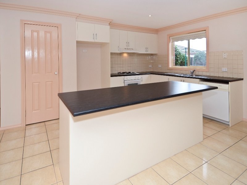 65 Meadenhall Drive, St Albans Park image 4