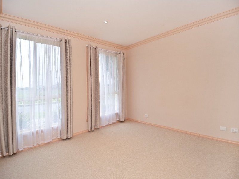 65 Meadenhall Drive, St Albans Park image 5