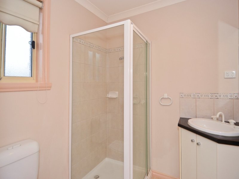 65 Meadenhall Drive, St Albans Park image 6