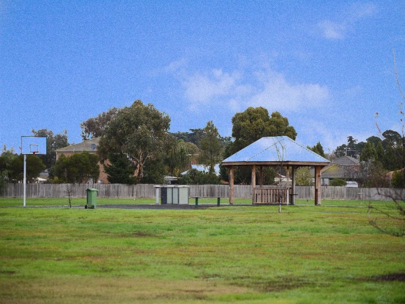 65 Meadenhall Drive, St Albans Park image 9