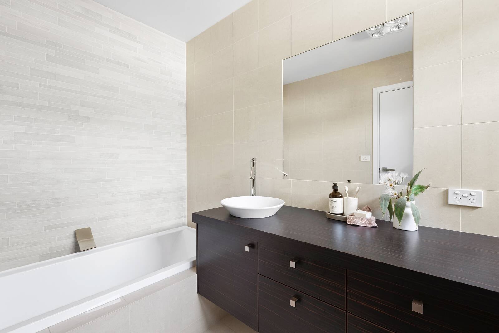 Property Gallery Thumbnail 14